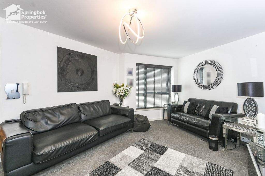 2 bed flat for saleLock 7, The Decks, Runcorn, Cheshire WA7 photo 4