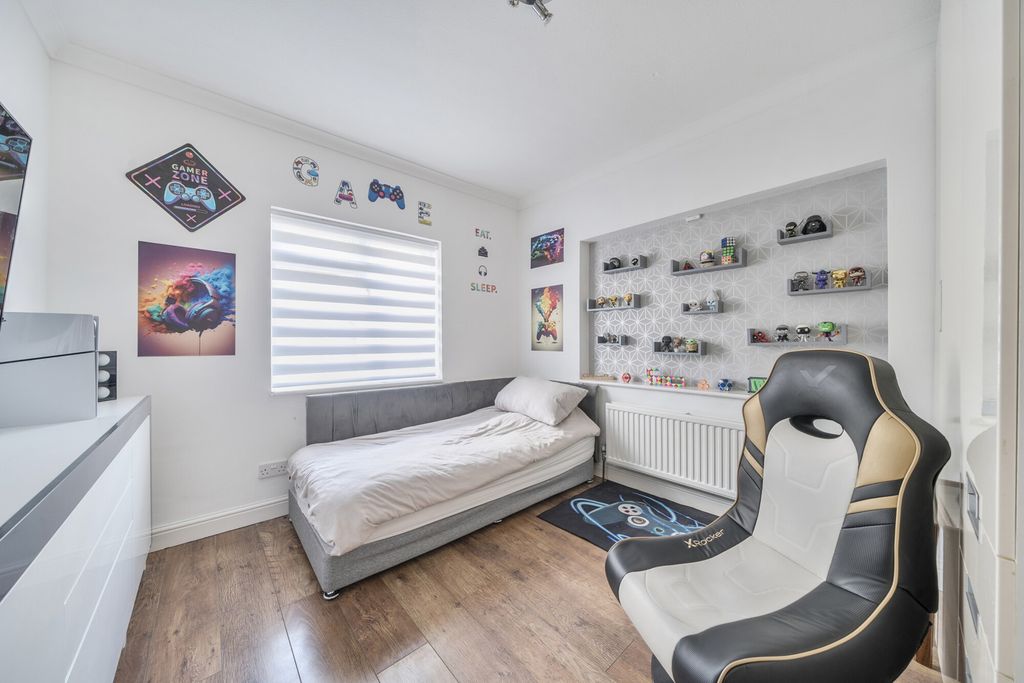 Additional image 13 of 8 bed detached house for saleFremantle Road, Belvedere DA17