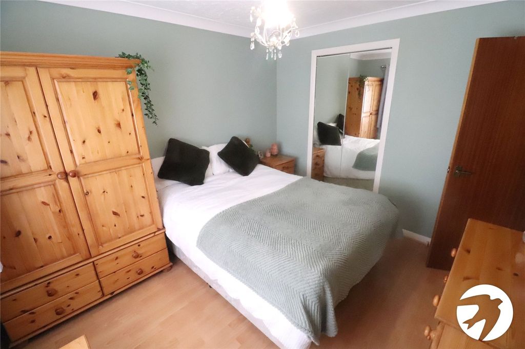 Additional image 10 of 2 bed flat for saleCheshunt Road, Belvedere DA17