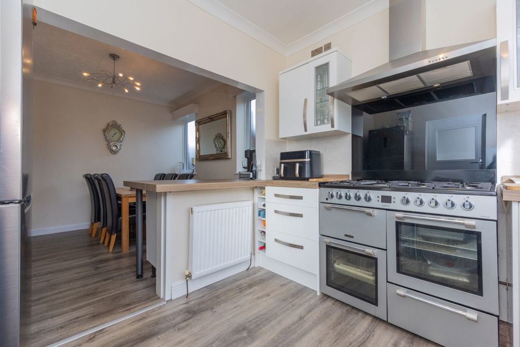 Additional image 3 of 4 bed detached house for saleHillary Avenue, Ashton-Under-Lyne OL7