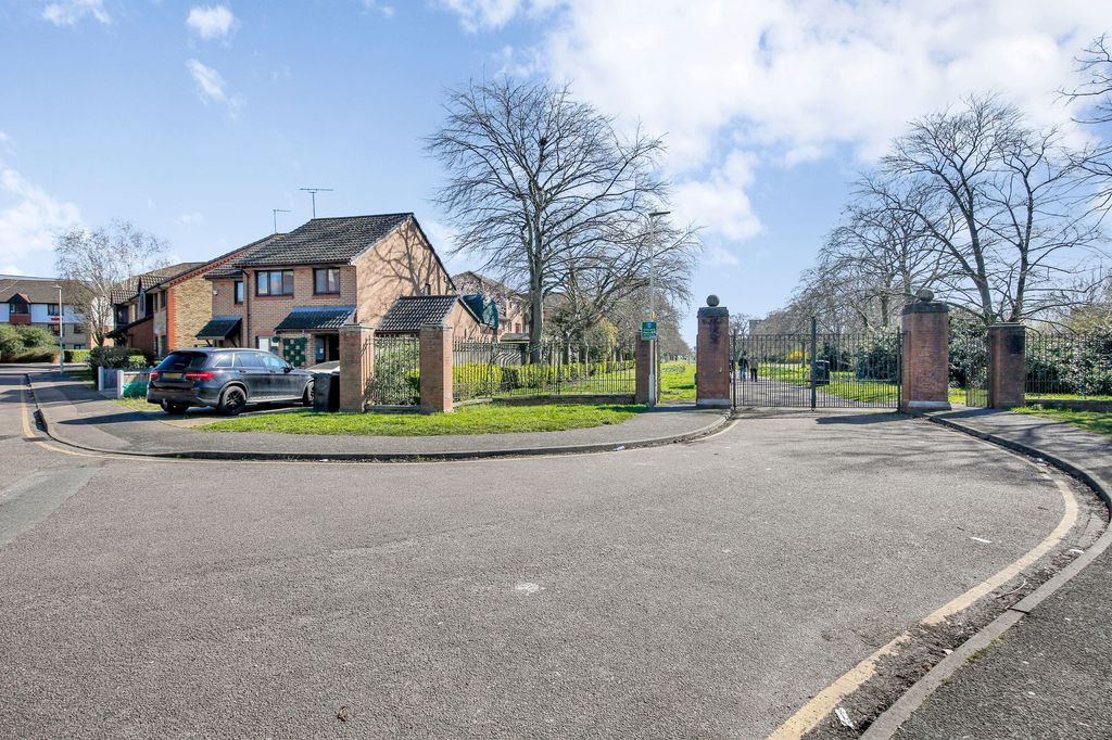 Additional image 24 of 3 bed semi-detached house for saleWaterside Close, Barking IG11