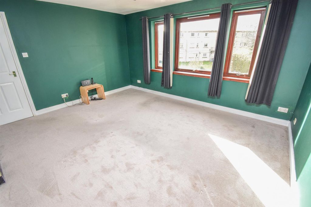 Additional image 8 of 2 bed flat for sale17 Springfield Gardens, Inverness IV3