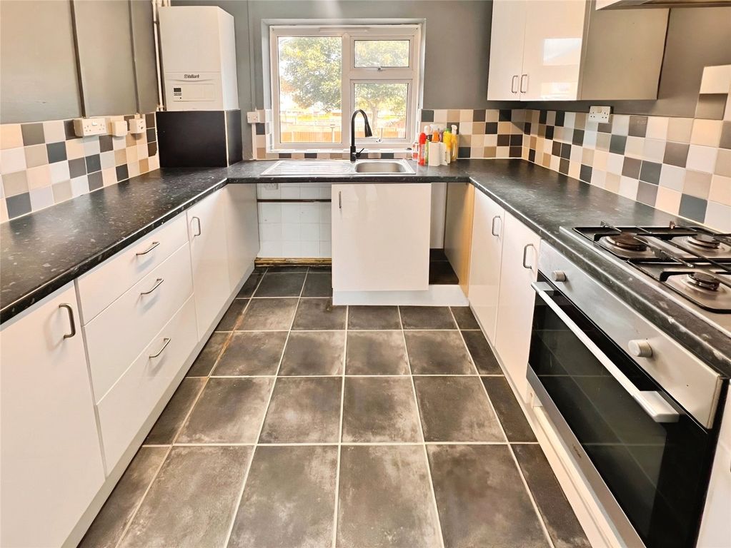 Additional image 4 of 2 bed maisonette for saleManor Crescent, Burton-On-Trent, Staffordshire DE15