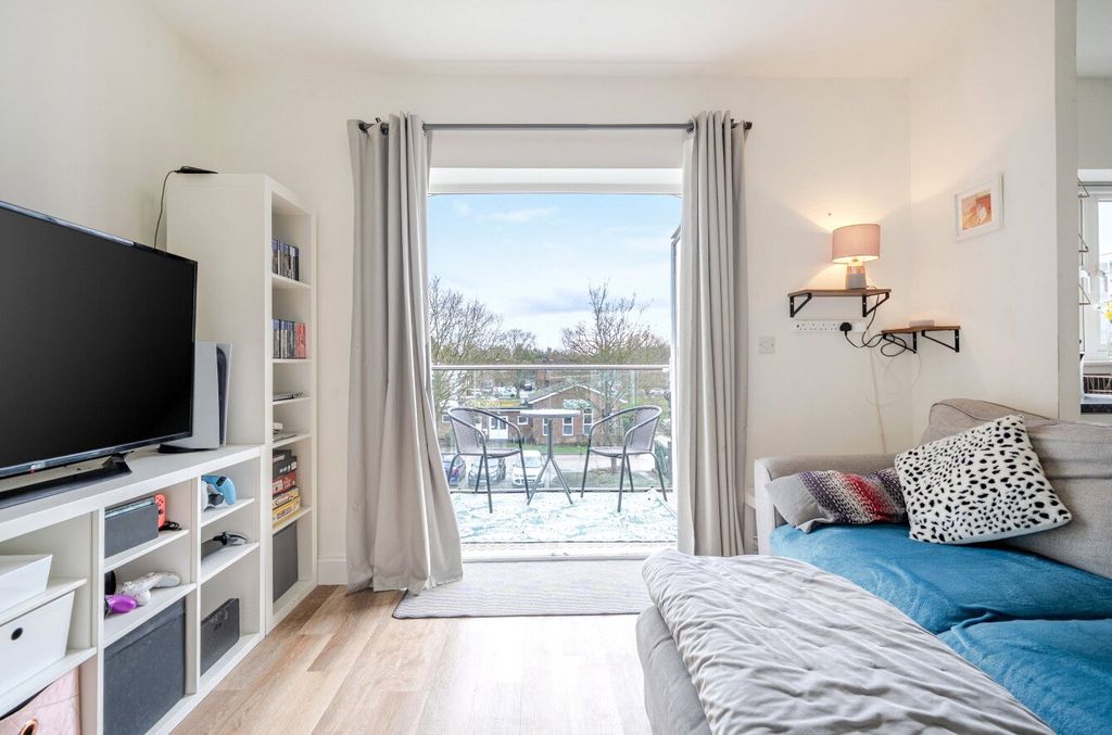 Additional image 7 of 1 bed flat for salePark View Court, Pelican Way, Letchworth Garden City SG6