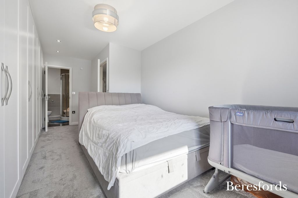 Additional image 6 of 2 bed flat for saleUpminster Road, Upminster RM14