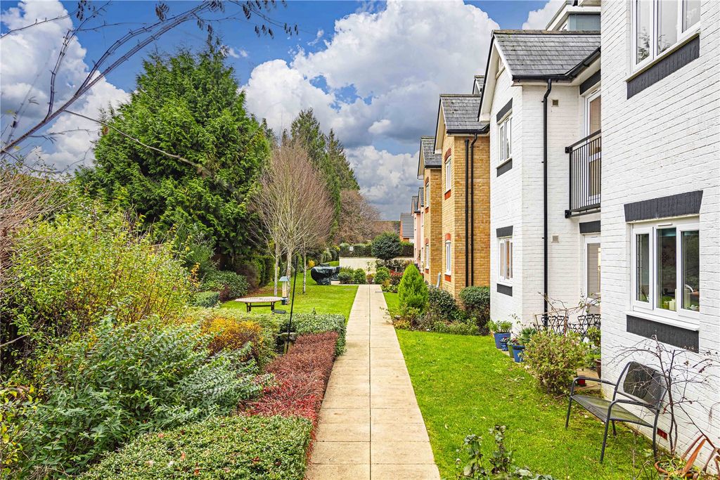 Additional image 13 of 2 bed flat for saleHigh Street, Berkhamsted, Hertfordshire HP4