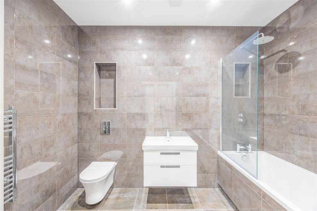 Additional image 5 of 2 bed flat for saleCherry View, Beech Road, Benfleet SS7