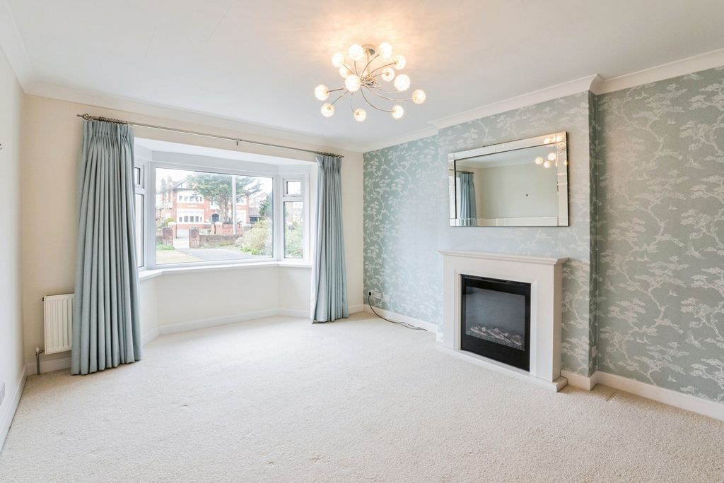 Additional image 2 of 3 bed bungalow for saleClifton Drive North, Lytham St. Annes, Lancashire FY8