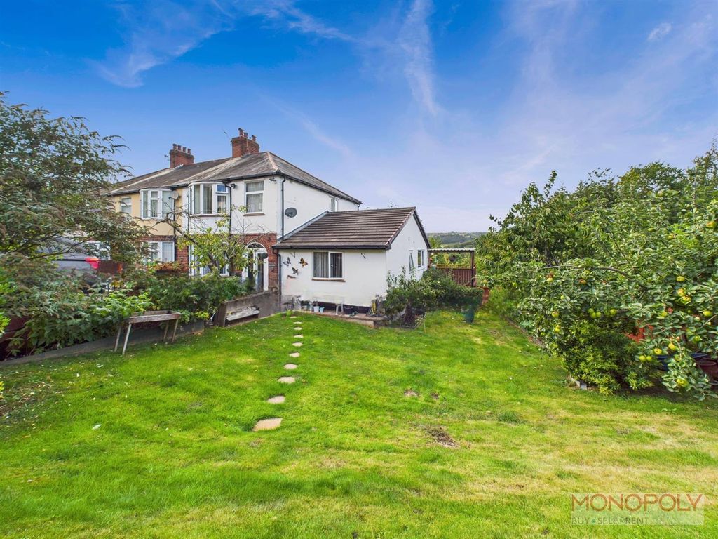 4 bed end terrace house for saleThe Crescent, Corwen LL21