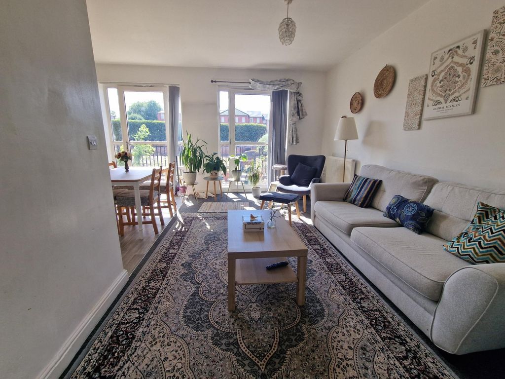 Additional image 9 of 2 bed flat for saleLowbridge Walk, Bilston, West Midlands WV14