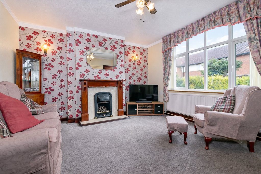 Additional image 2 of 3 bed terraced house for salePark Drive, Baldock SG7