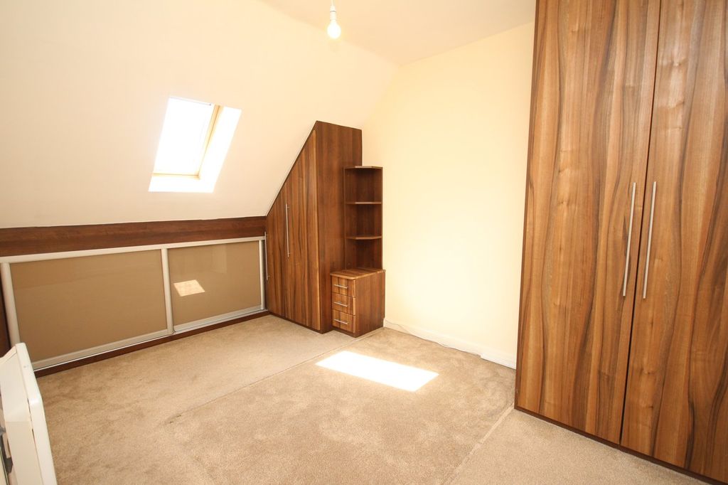 Additional image 5 of 2 bed flat for saleDunkerley Court, Birds Hill, Letchworth Garden City SG6