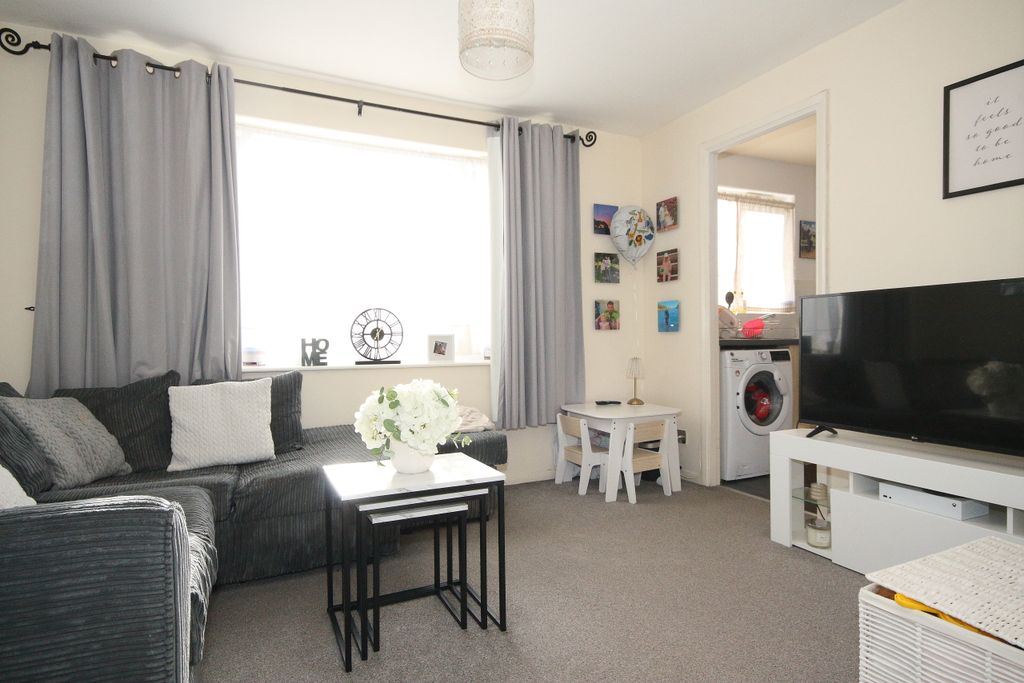 Additional image 2 of 2 bed flat for saleHallington Close, Woking GU21