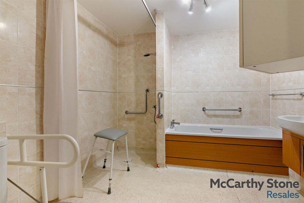 Additional image 7 of 2 bed flat for saleLady Susan Court, New Road, Basingstoke RG21