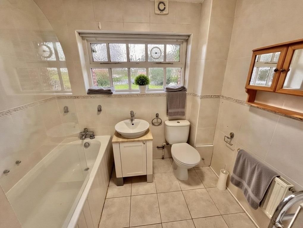 Additional image 5 of 2 bed flat for saleLynton Lane, Alderley Edge SK9