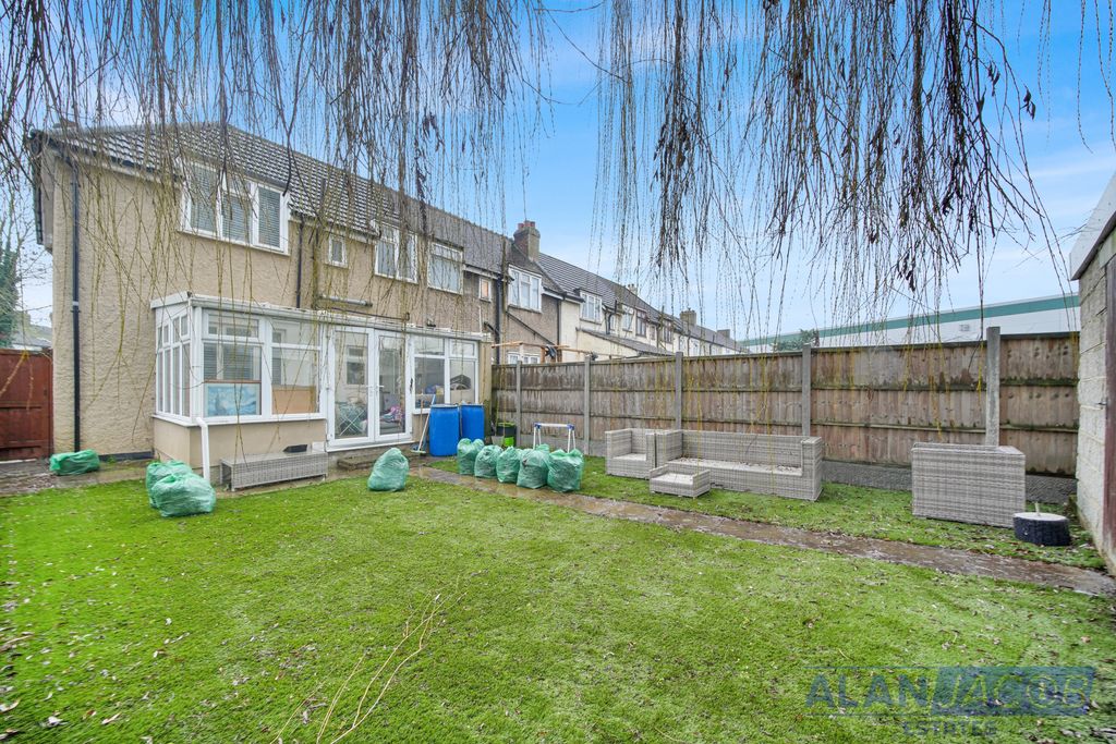 Additional image 13 of 3 bed end terrace house for saleBurnham Road, Romford RM7