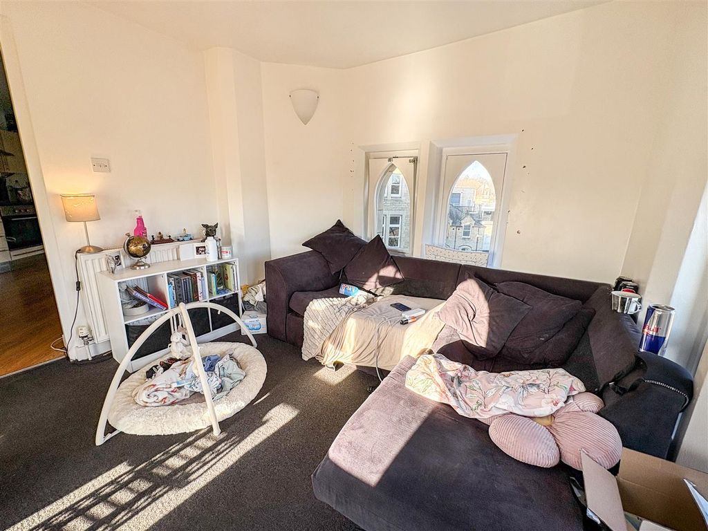 Additional image 9 of 2 bed flat for saleHalifax Road, Dewsbury WF13