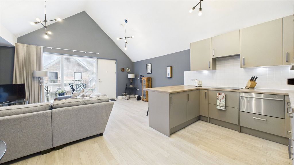 Additional image 3 of 1 bed flat for saleHorsell, Surrey GU21