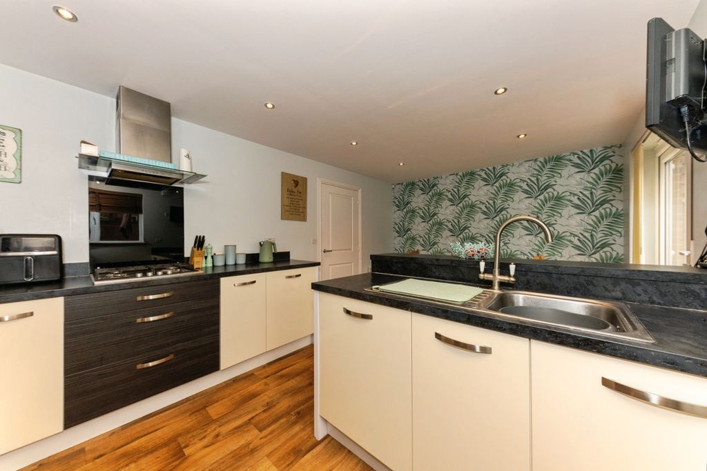 Additional image 7 of 3 bed semi-detached house for saleJubilee Place, Barton-Upon-Humber DN18