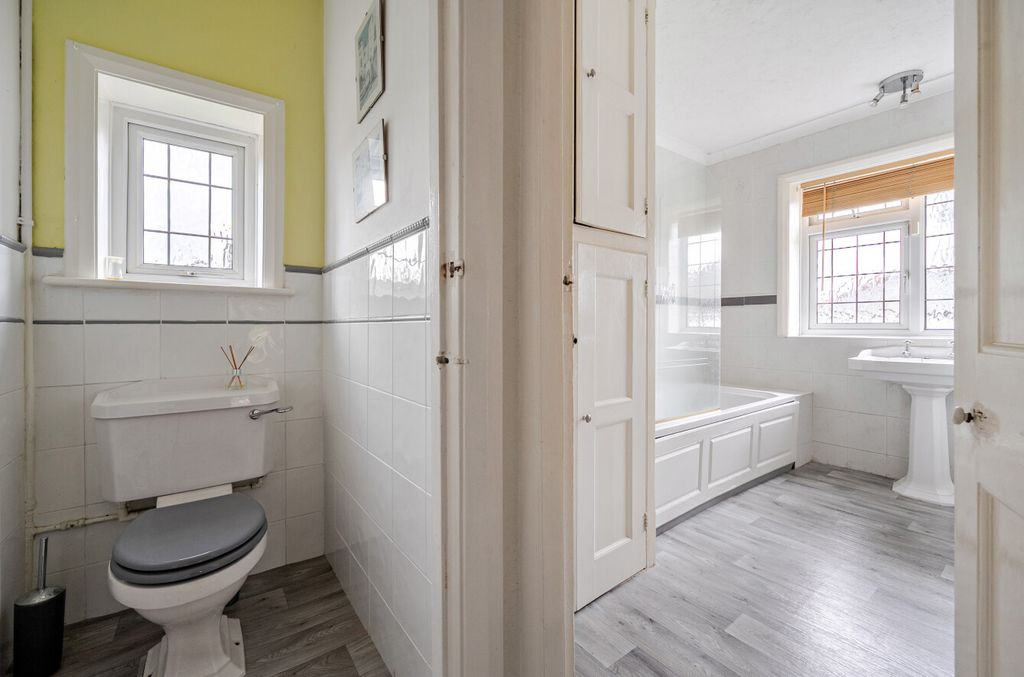 Additional image 15 of 4 bed detached house for saleCranmore Lane, Aldershot, Hampshire GU11