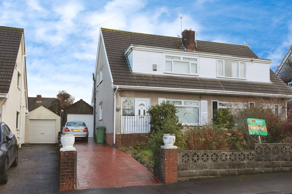 3 bed semi-detached house for saleClos Mabon, Cardiff CF14