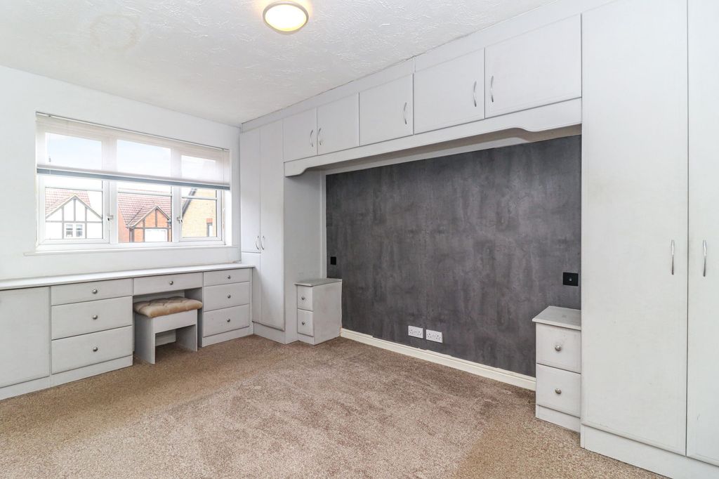 Additional image 9 of 4 bed detached house for salePeacock Walk, Abbots Langley WD5