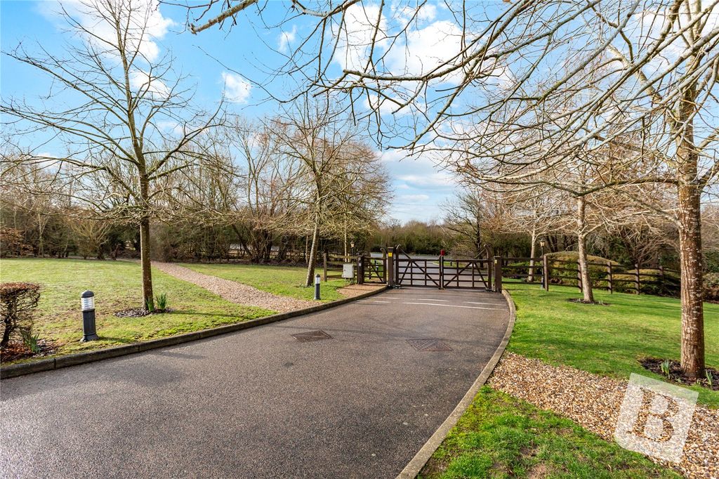 Additional image 16 of 2 bed flat for saleCornsland Close, Upminster RM14