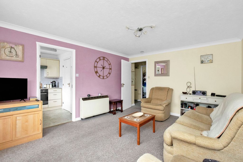 Additional image 5 of 2 bed flat for saleEllingham Close, Alresford SO24
