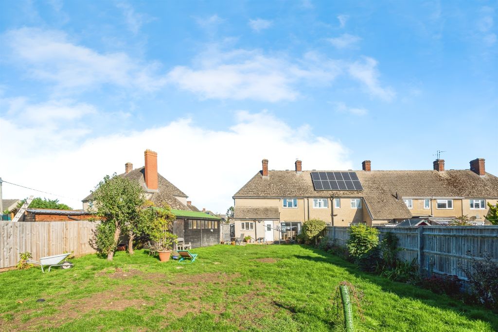 3 bed end terrace house for saleFox Close, Bampton OX18