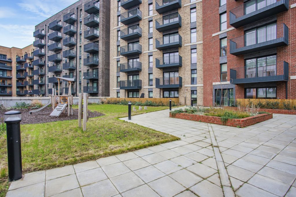 Additional image 3 of 3 bed flat for saleAbbey Road, Barking IG11