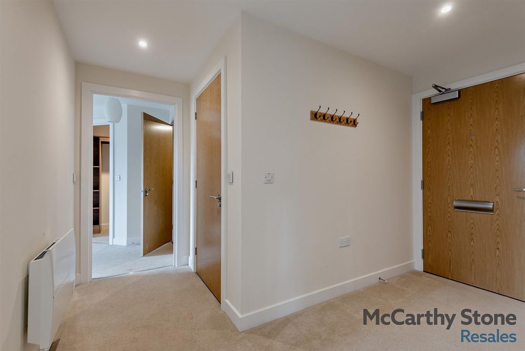 Additional image 17 of 2 bed flat for saleQueen Elizabeth Place, Orchard Lane, Alton GU34