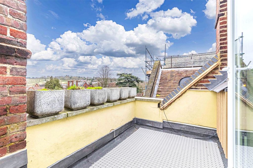 Additional image 13 of 2 bed flat for saleHigh Street, Berkhamsted, Hertfordshire HP4