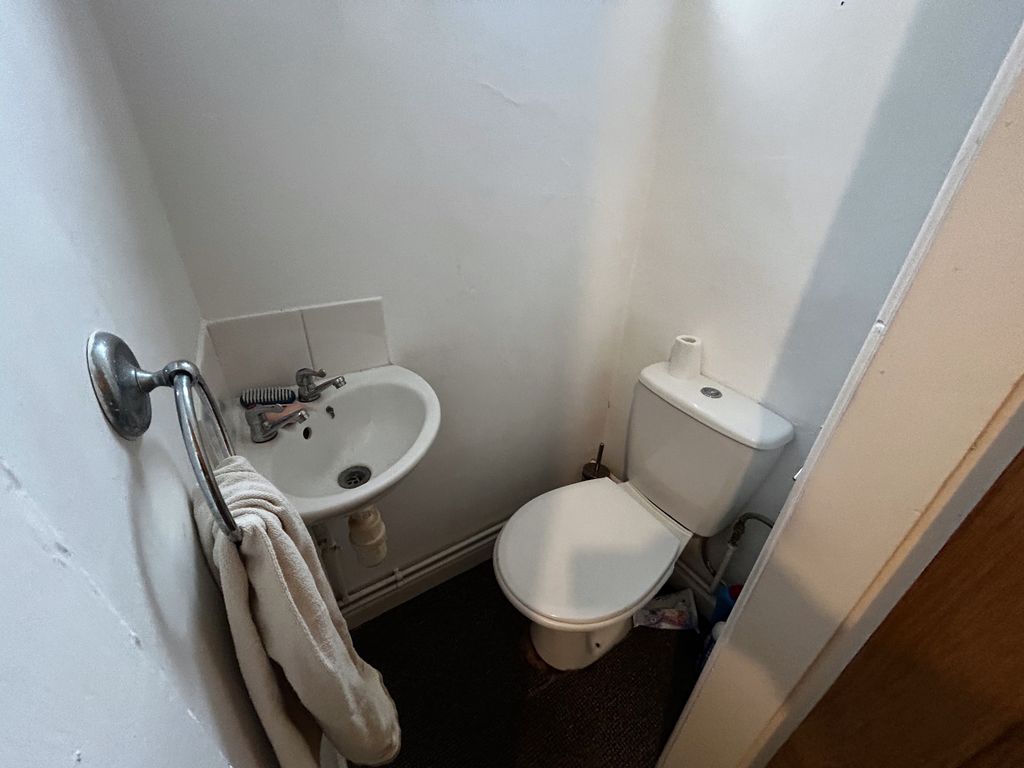 Additional image 8 of 2 bed flat for saleThe Hollow, Castle Donington DE74