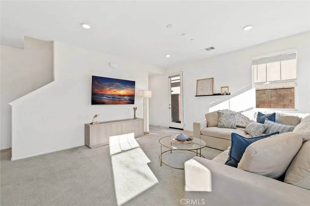 Additional image 7 of 16746 Stags Leap Ln, Fontana, CA 92336
