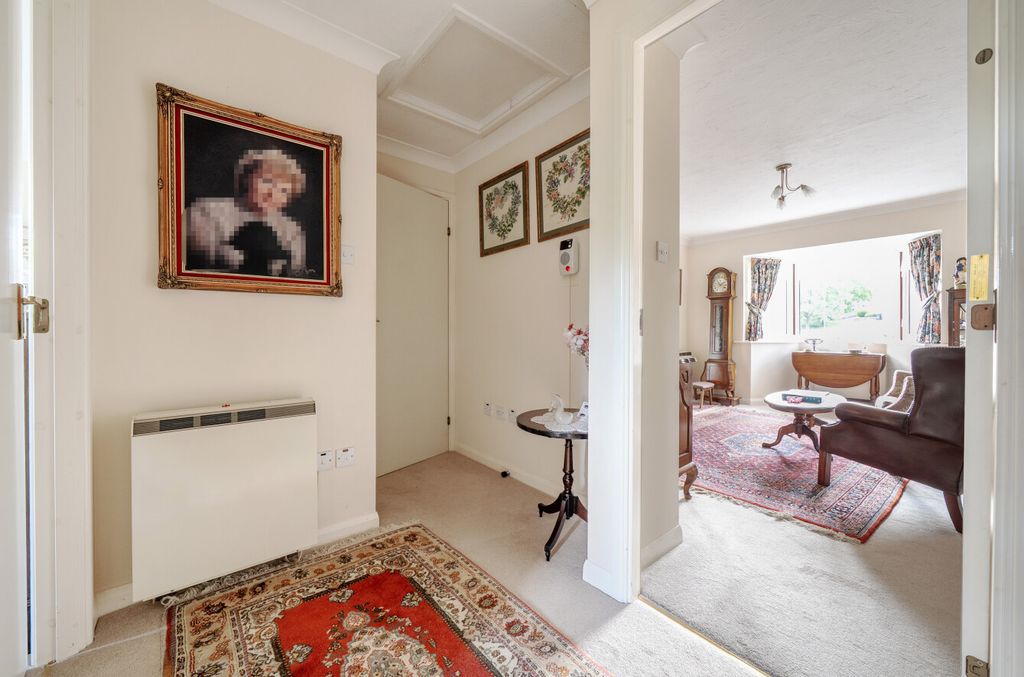 Additional image 6 of 2 bed flat for saleEllingham Close, Alresford, Hampshire SO24