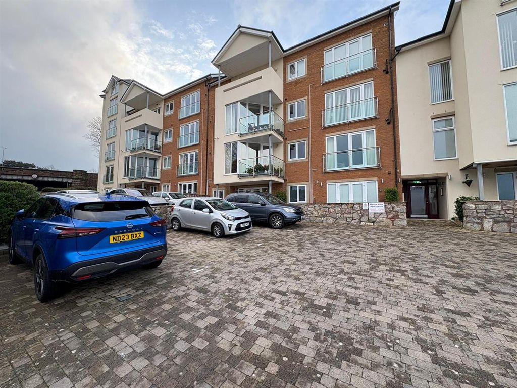 2 bed flat for saleMarine Road, Rhos On Sea, Colwyn Bay LL28