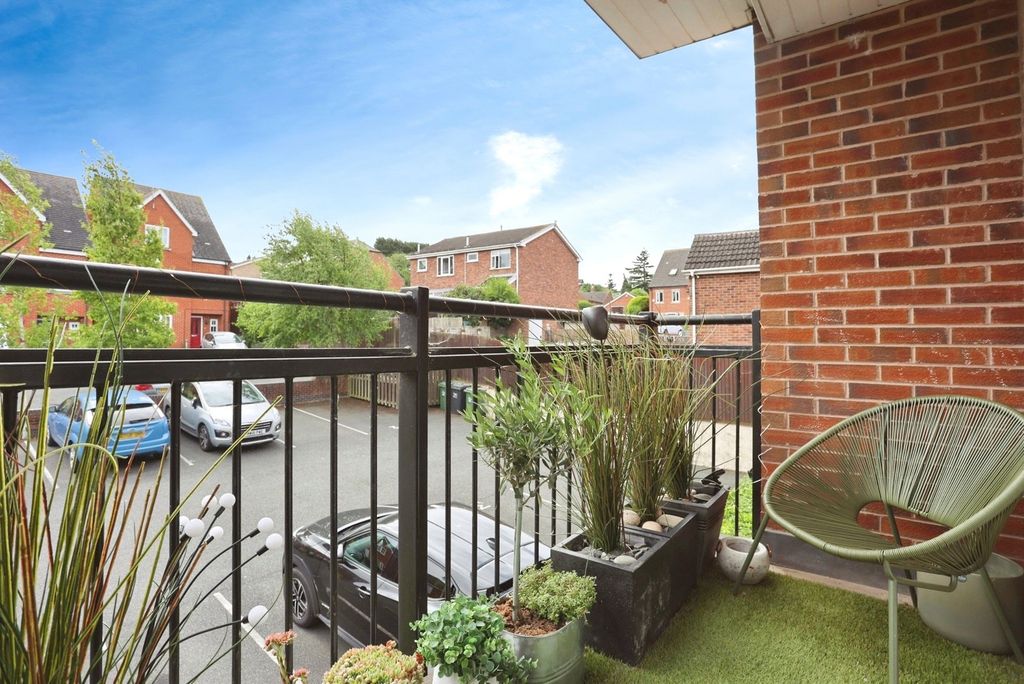 2 bed flat for saleWatts Drive, Shepshed, Loughborough, Leicestershire LE12 photo 5