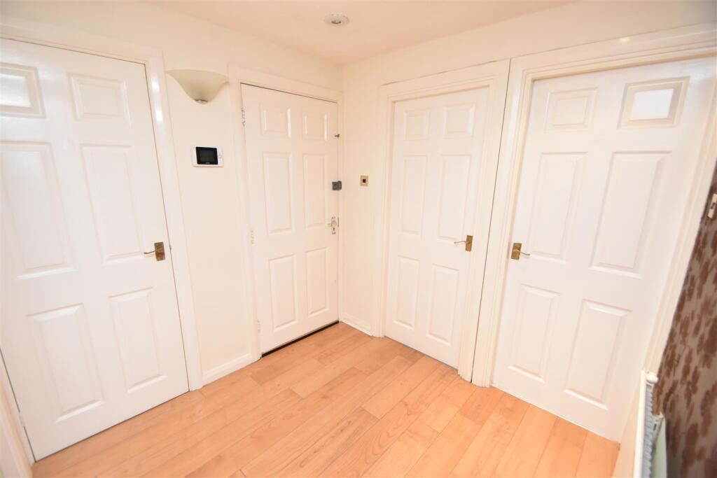 Additional image 4 of 2 bed flat for salePensby Road, Heswall, Wirral CH60