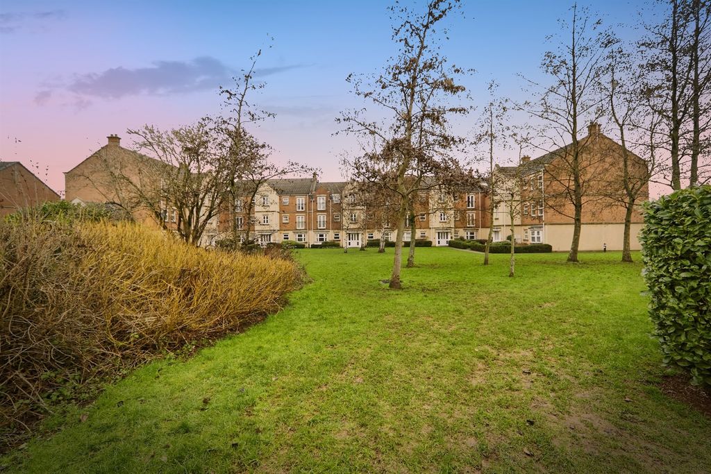 Additional image 14 of 2 bed flat for saleWhitehall Croft, Leeds LS12