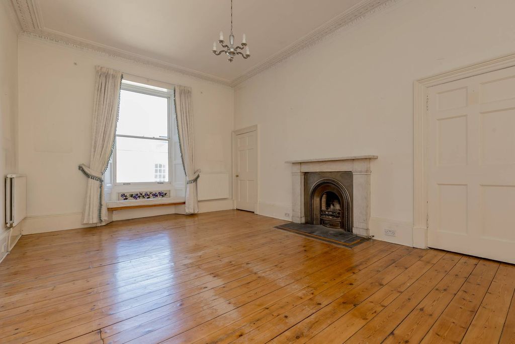 Additional image 3 of 3 bed flat for saleGeorge Street, Edinburgh EH2