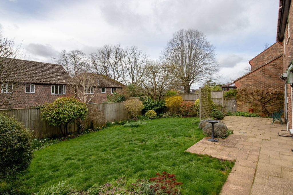 Additional image 3 of 4 bed detached house for saleOrchard Close, Alresford SO24