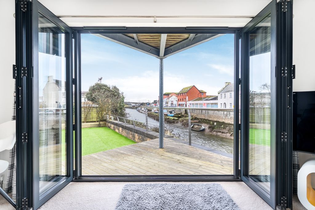 2 bed flat for saleBrunswick Wharf North Walk, Barnstaple, Devon EX31