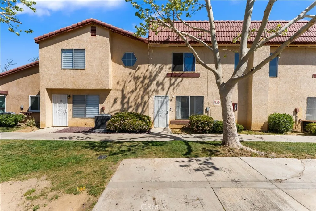 Additional image 2 of 1750 E Avenue Q14, Palmdale, CA 93550