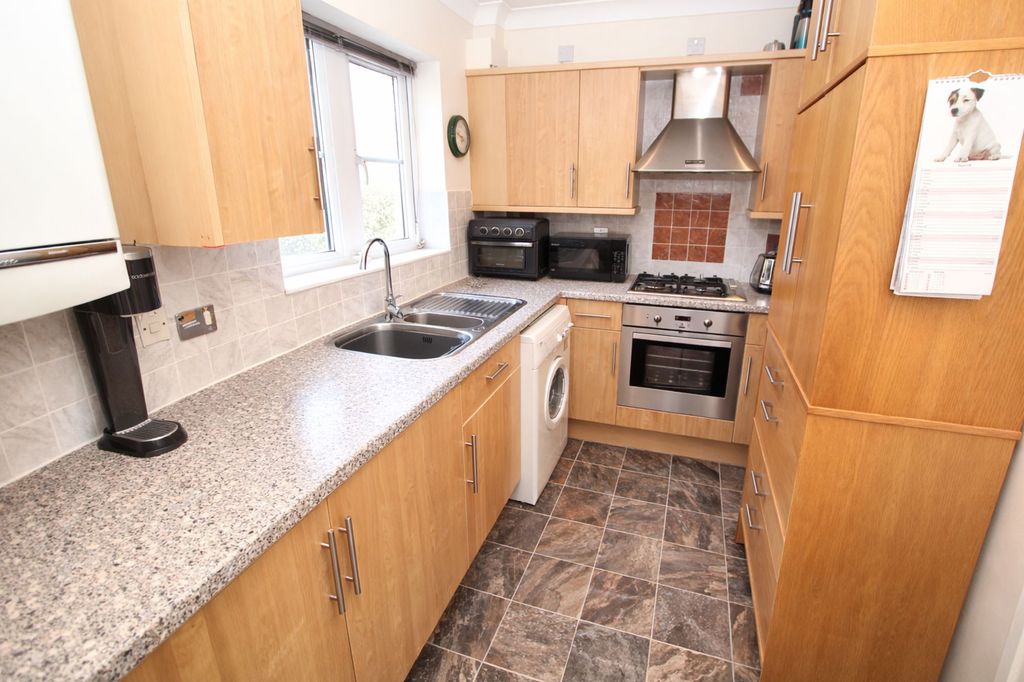 Additional image 4 of 3 bed flat for saleOxford Street, Todmorden OL14