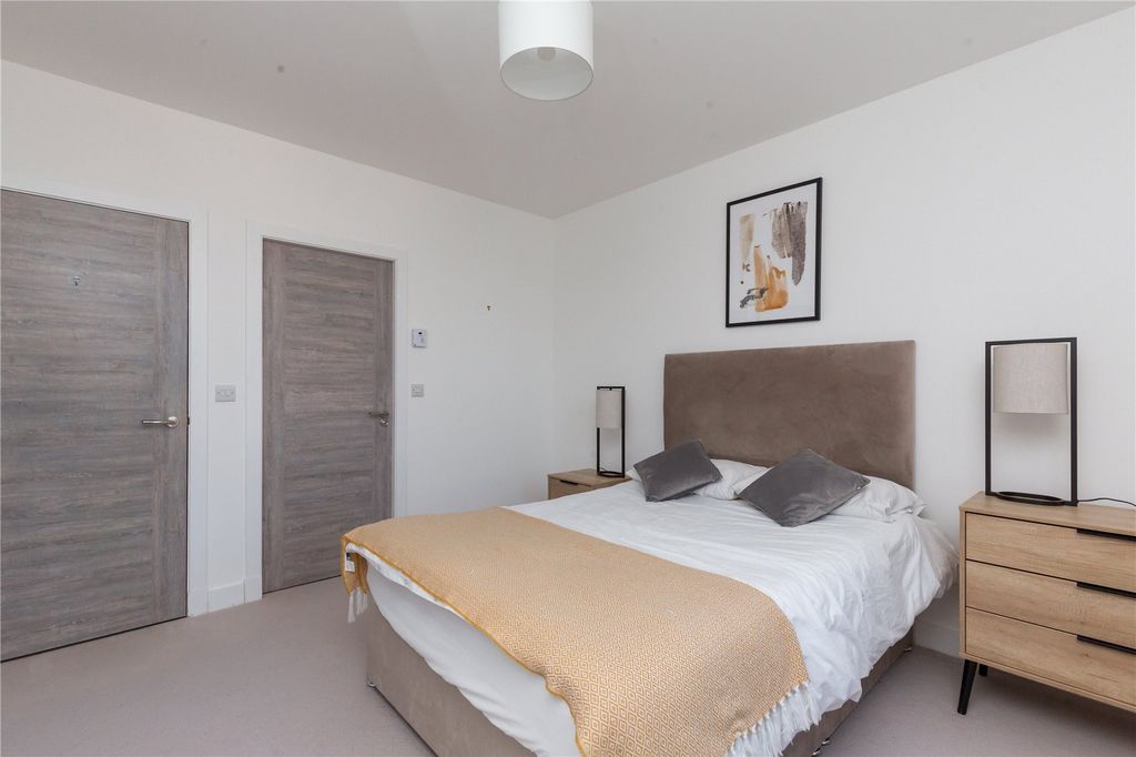 Additional image 6 of 2 bed flat for saleShoemakers Square, Holyrood, Edinburgh EH8