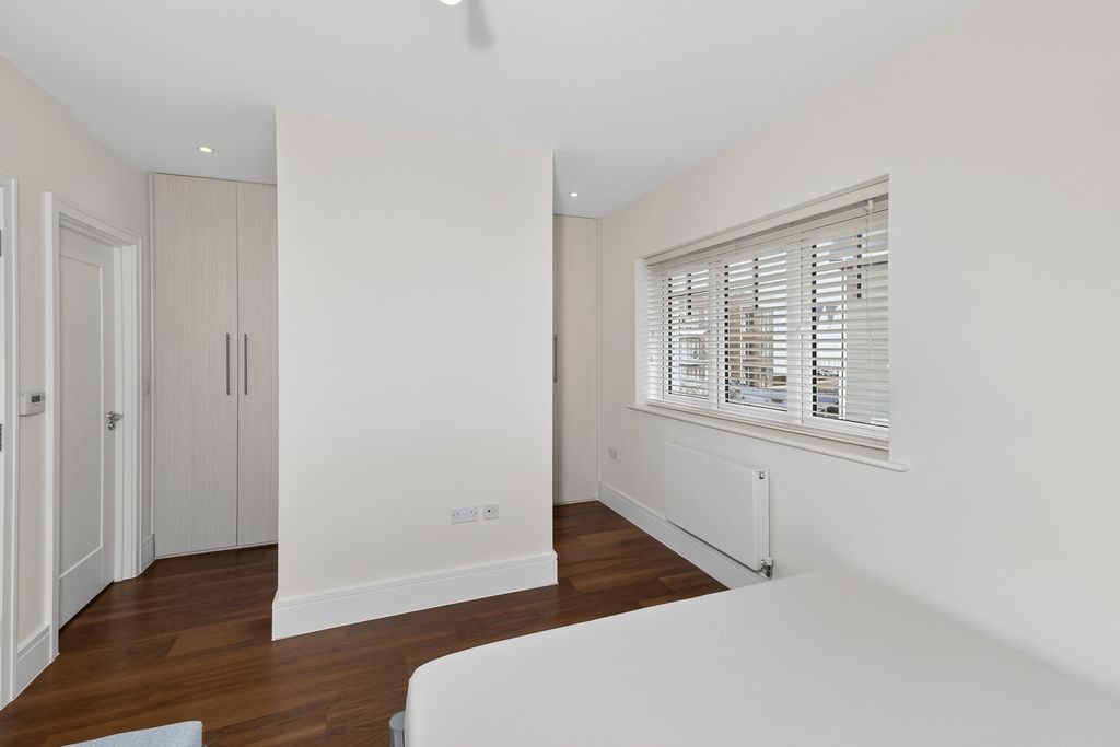 Additional image 11 of 5 bed semi-detached house for saleChamplain Street, Reading RG2
