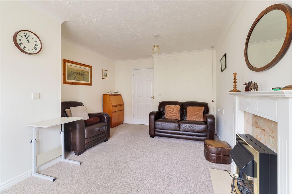 Additional image 7 of 2 bed flat for saleUnion Lane, Chesterton, Cambridge CB4