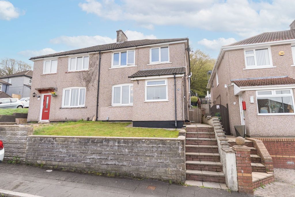 4 bed semi-detached house for saleGraig Park Hill, Newport NP20