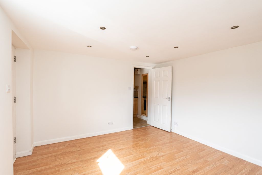 Additional image 8 of Studio for saleCotmandene, Dorking RH4