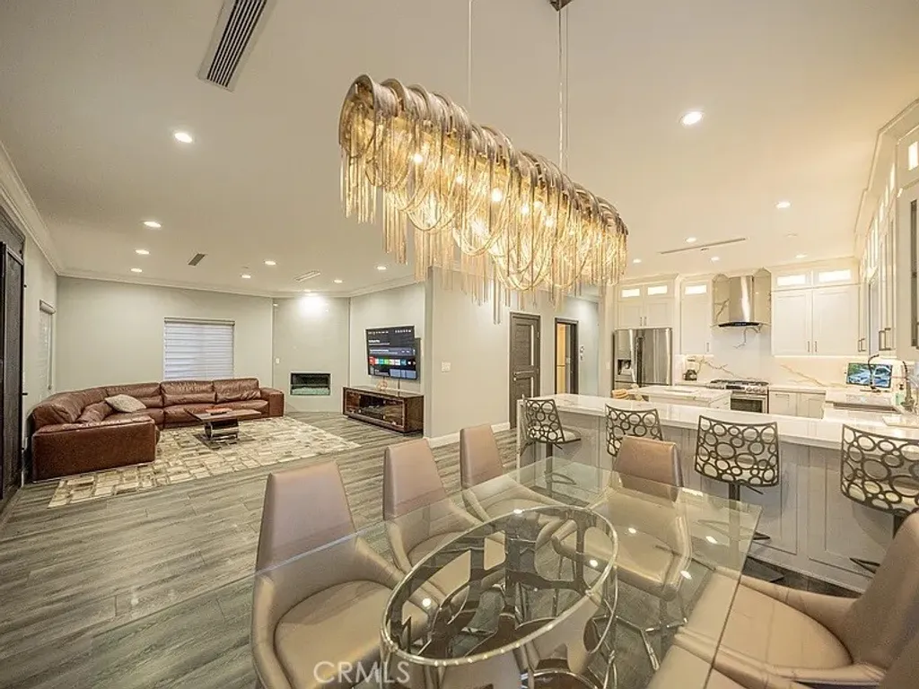 Additional image 7 of 430 N Parish Pl, Burbank, CA 91506